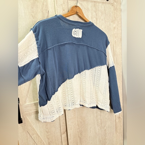 POL Peace Sign Patchwork Top — Blue/White - Picture 4 of 7
